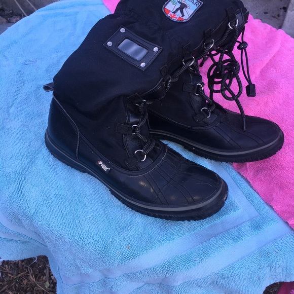 Waterproof Canadian Boots - Picture 3 of 8